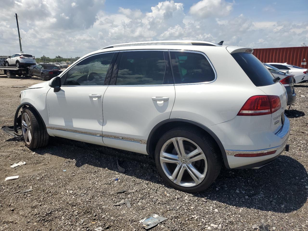 2017 Volkswagen Touareg Executive VIN: WVGGF7BP7HD006720 Lot: 63728684