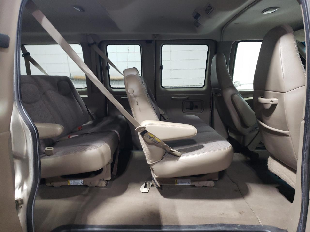 2004 Chevrolet Express G1500 VIN: 1GNFG15T241120422 Lot: 62349594