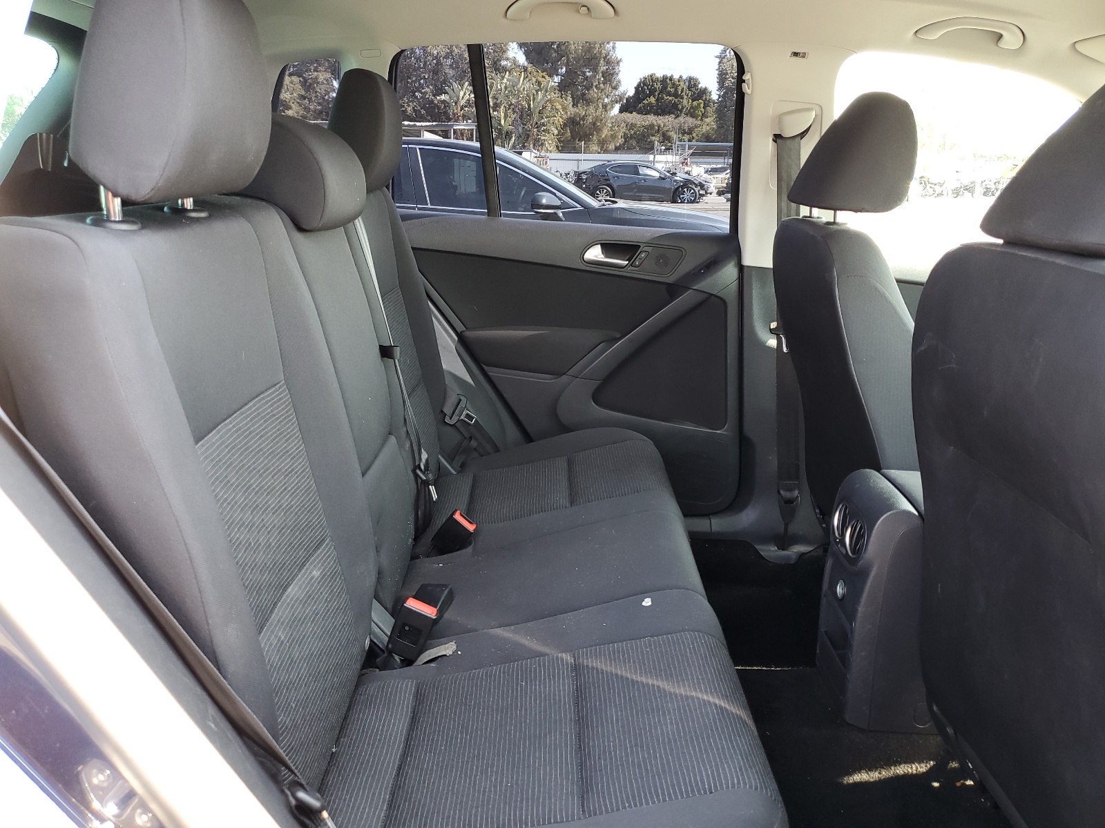 WVGAV7AX1FW554742 2015 Volkswagen Tiguan S