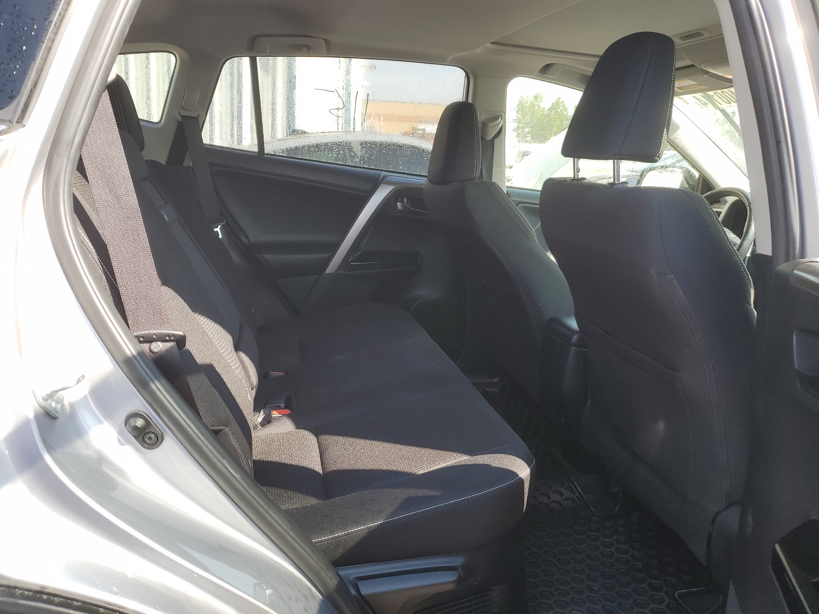 JTMRJREV6JD225126 2018 Toyota Rav4 Hv Le