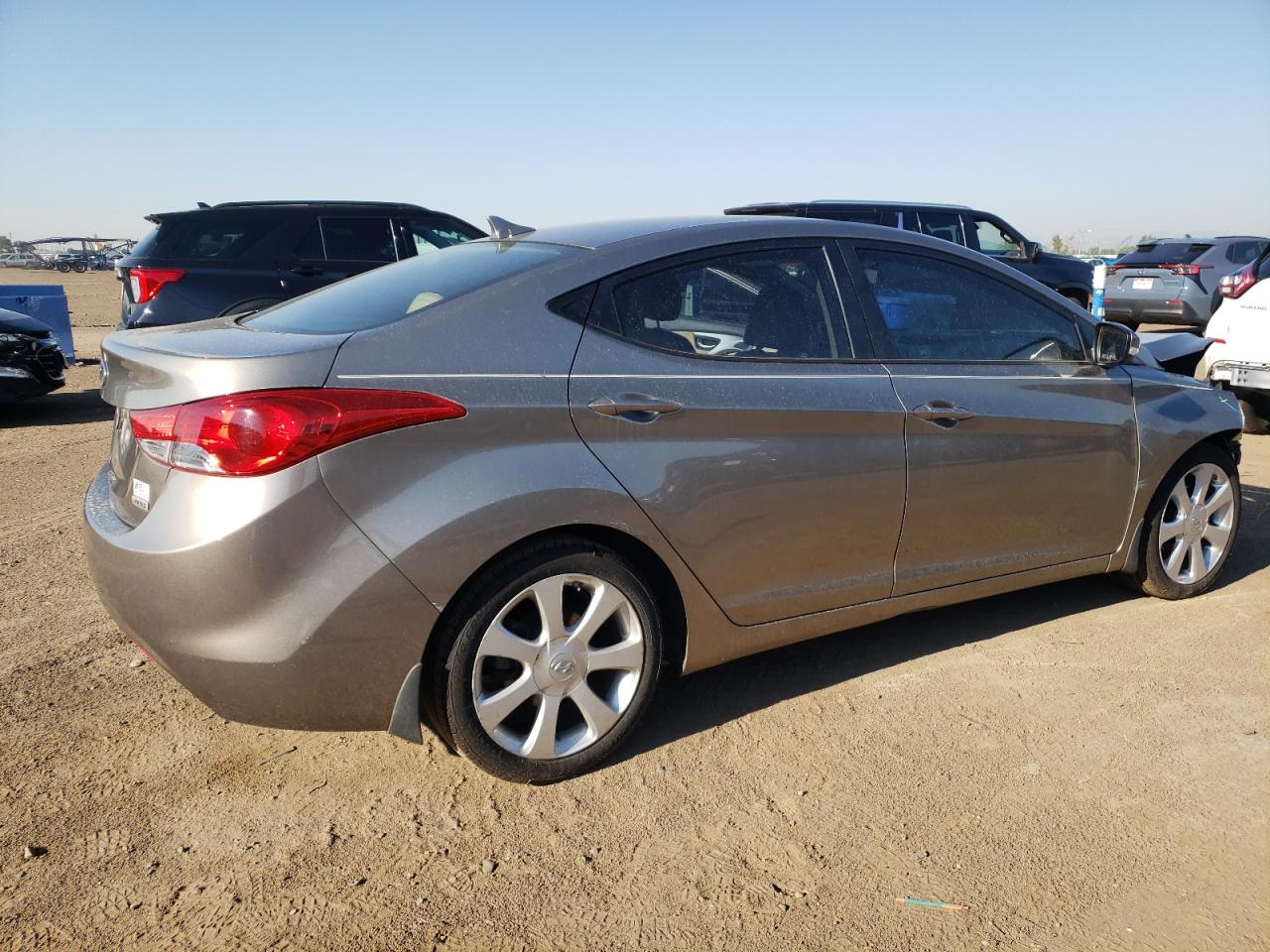 2013 Hyundai Elantra - Image 3