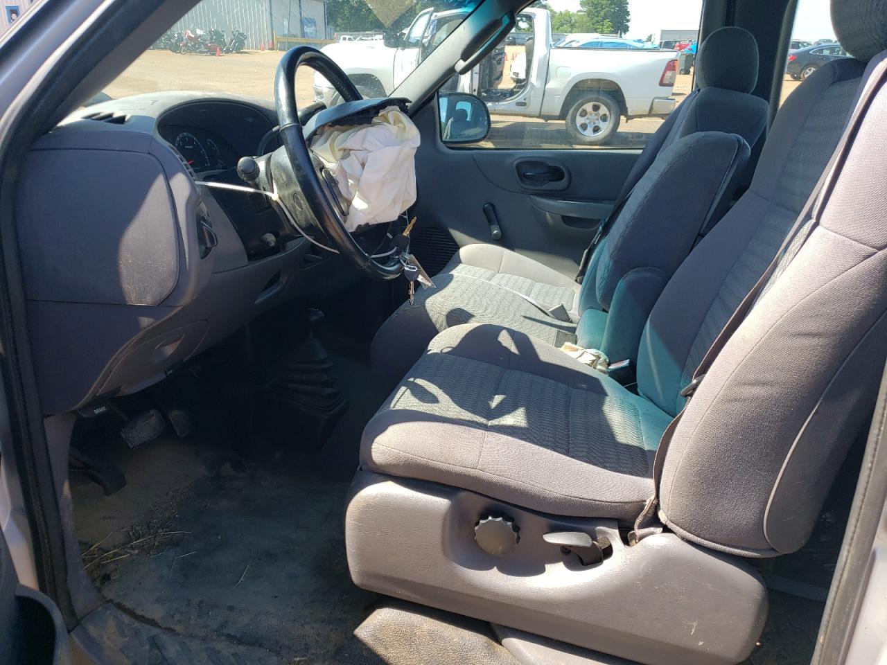 2002 Ford F150 VIN: 1FTRX18W72NB21356 Lot: 62437024