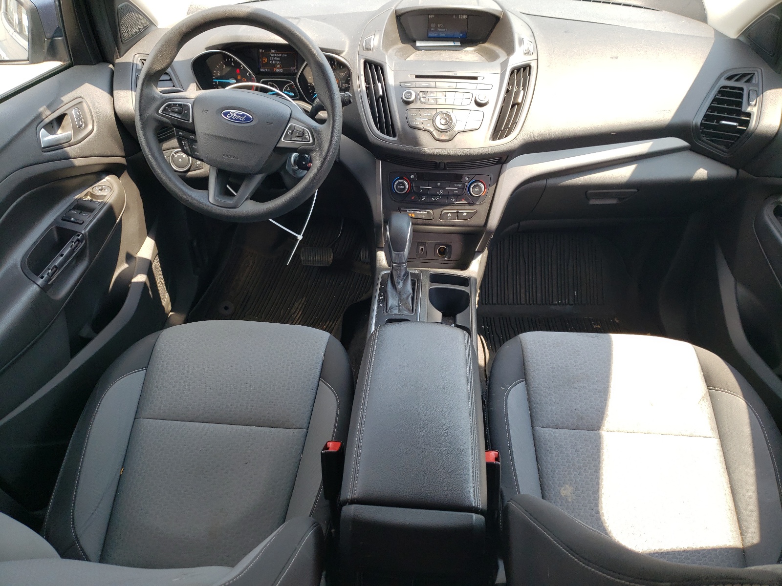 1FMCU0GD5JUB46068 2018 Ford Escape Se