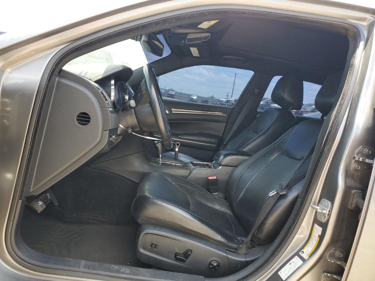 2011 Chrysler 300C VIN: 2C3CA6CT3BH581015 Lot: 65405284