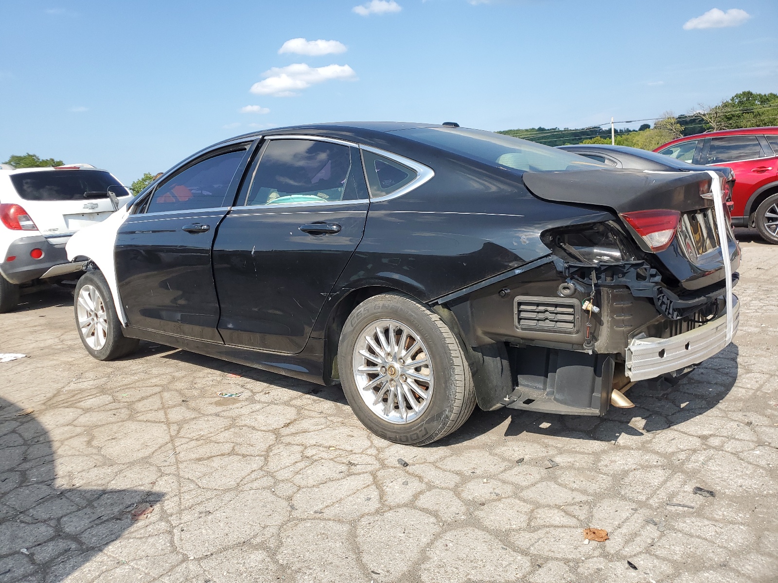 2015 Chrysler 200 Limited vin: 1C3CCCAB4FN552073