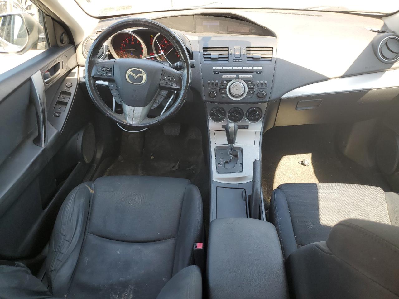 2011 Mazda 3 S VIN: JM1BL1K56B1438596 Lot: 61878874