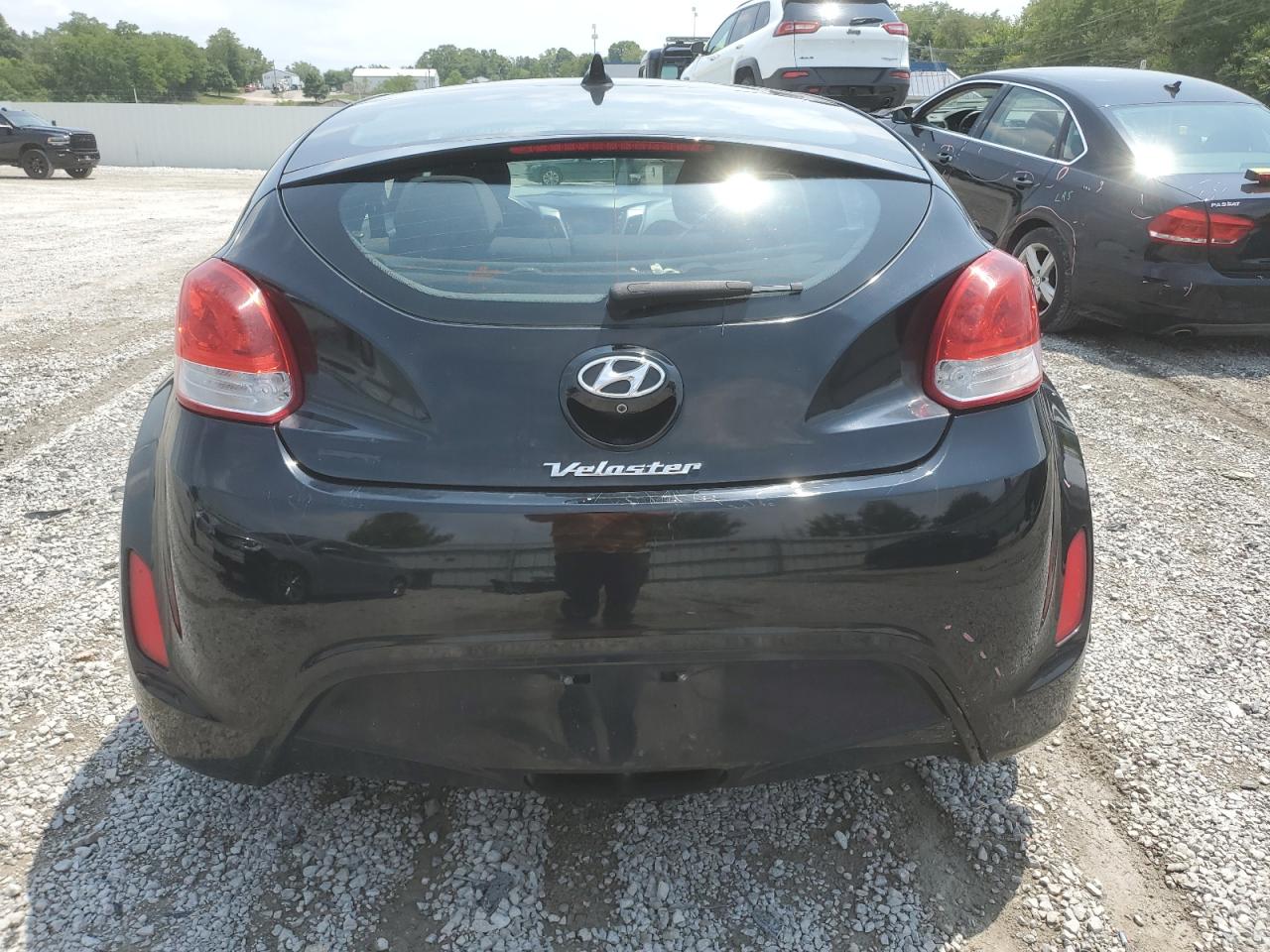 2017 Hyundai Veloster VIN: KMHTC6AD4HU322102 Lot: 64744684