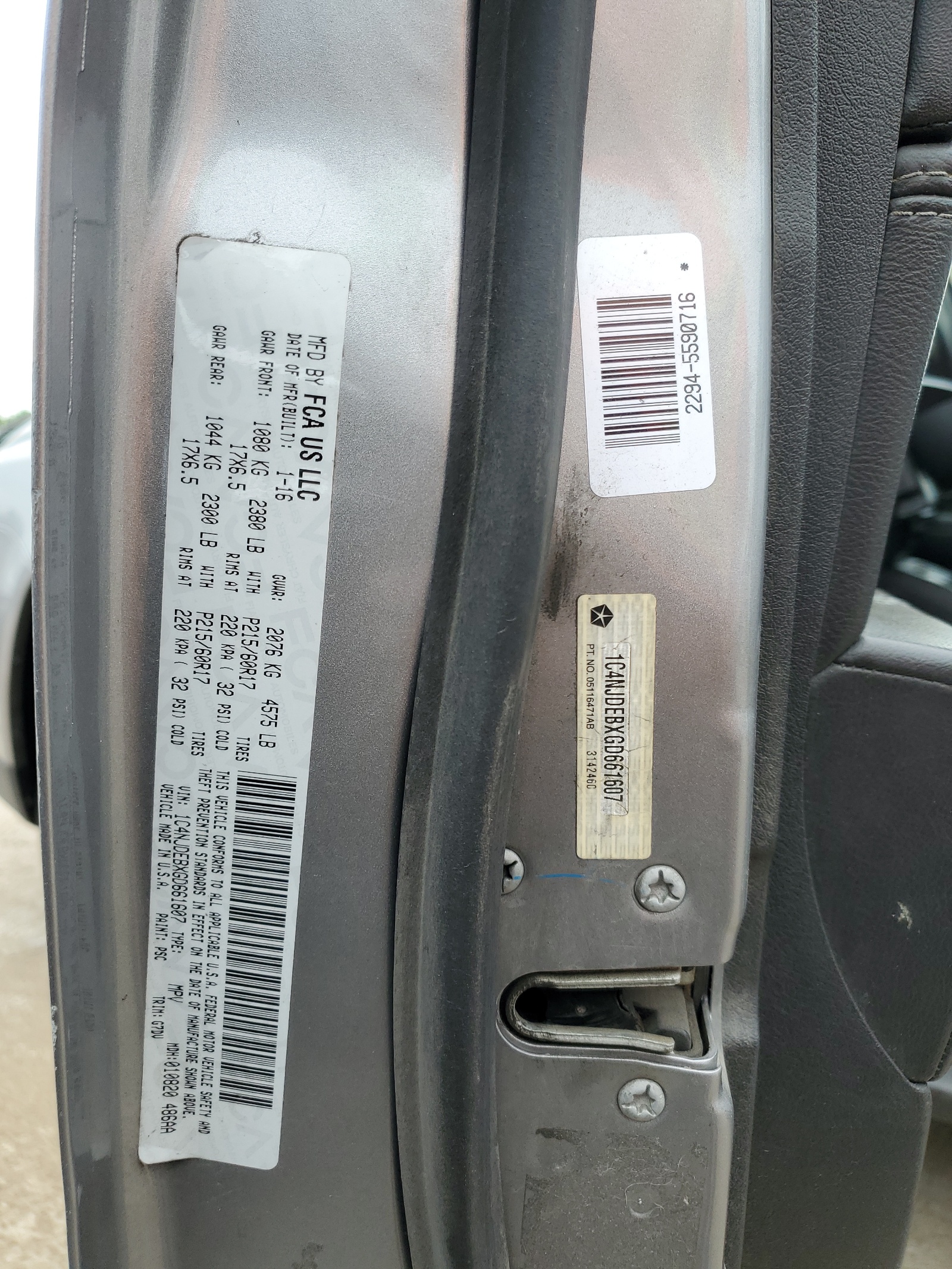 1C4NJDEBXGD661607 2016 Jeep Compass Latitude