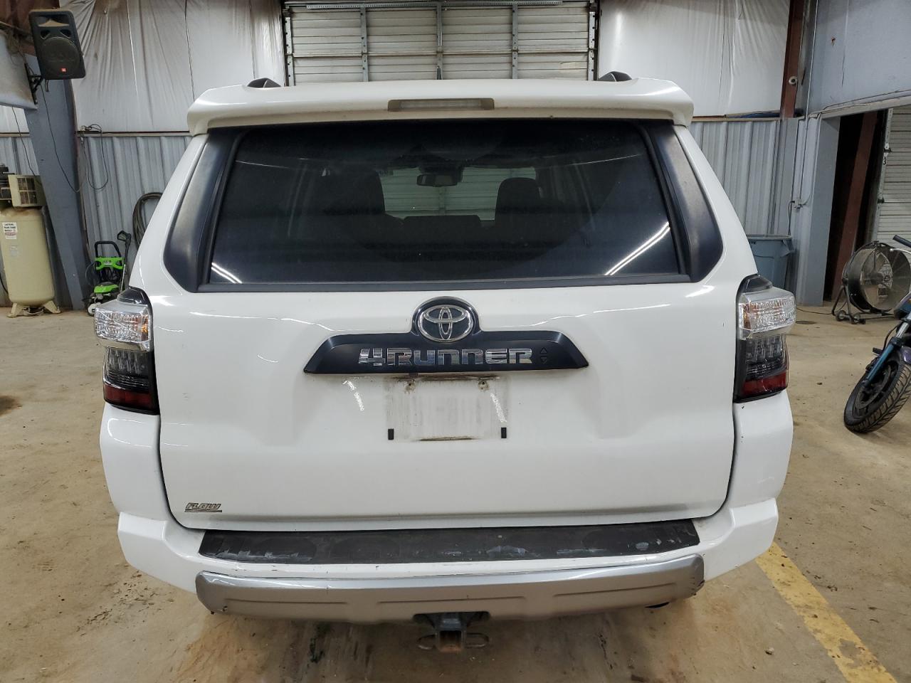 2020 Toyota 4Runner Sr5/Sr5 Premium VIN: JTEBU5JR4L5786556 Lot: 65594524