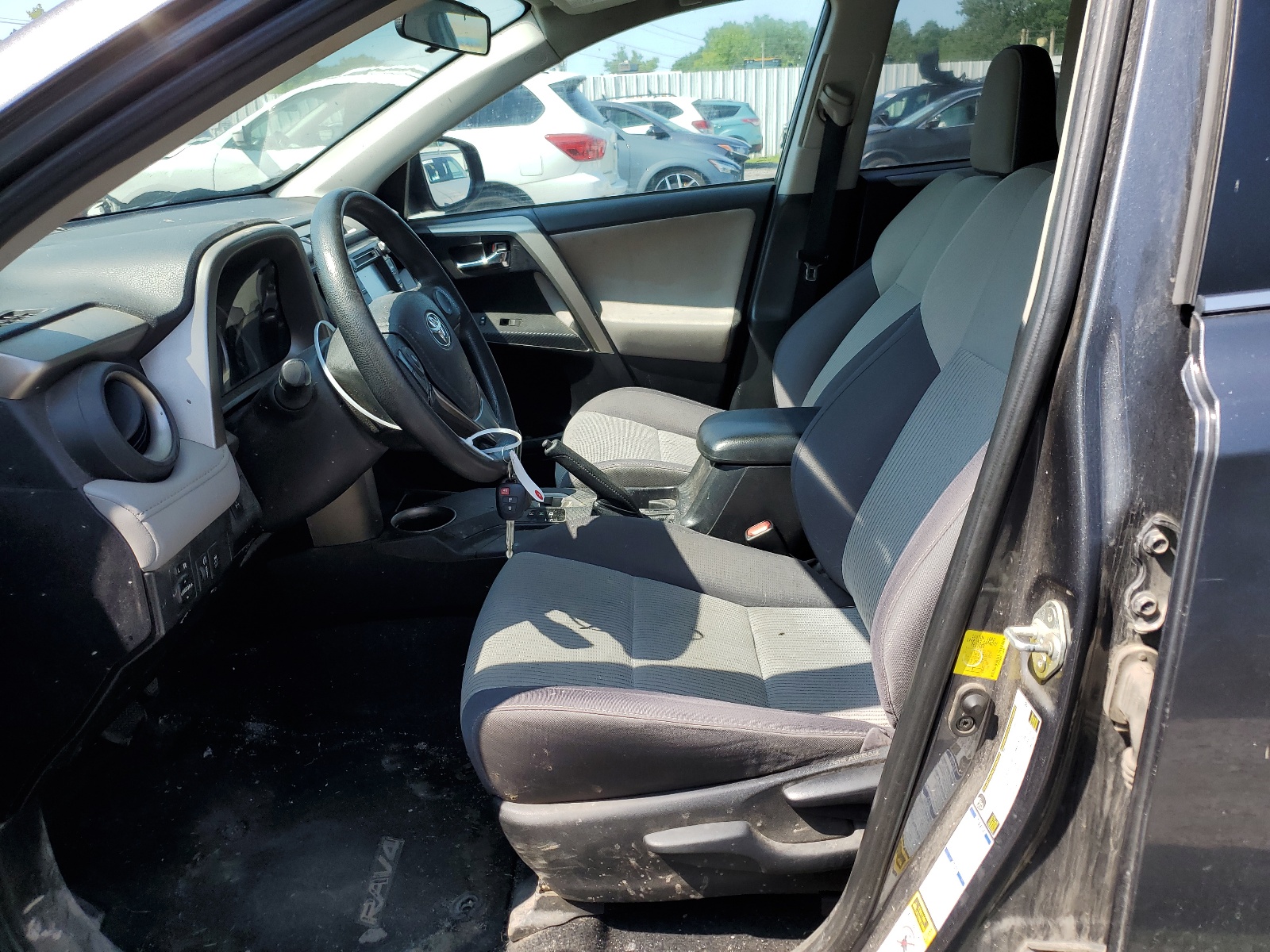 2T3RFREV4FW234998 2015 Toyota Rav4 Xle