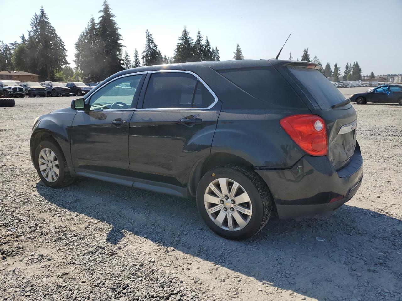 2011 Chevrolet Equinox - Image 2