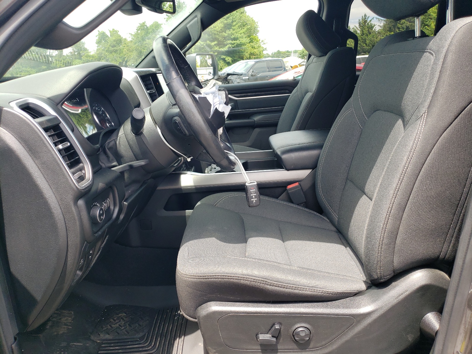 1C6SRFBT8KN560306 2019 Ram 1500 Big Horn/Lone Star