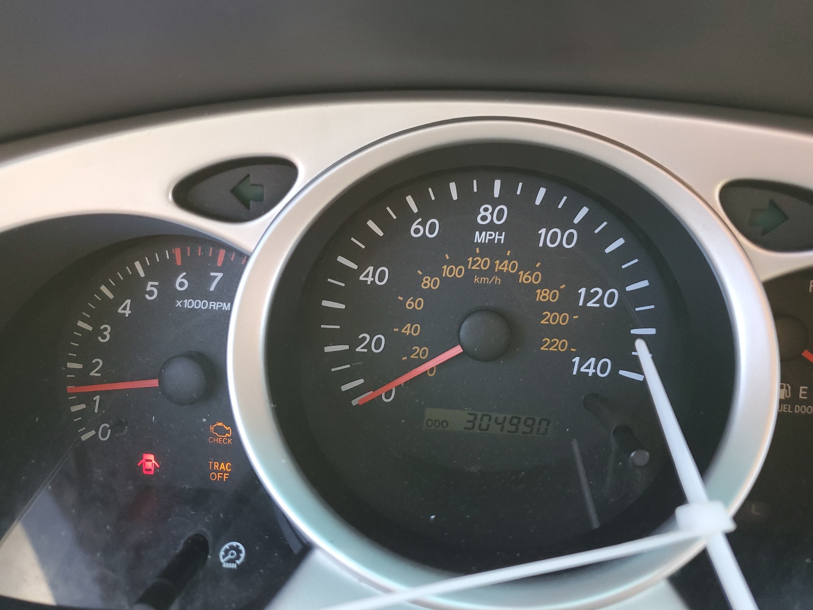 JTEDP21A140012501 2004 Toyota Highlander Base