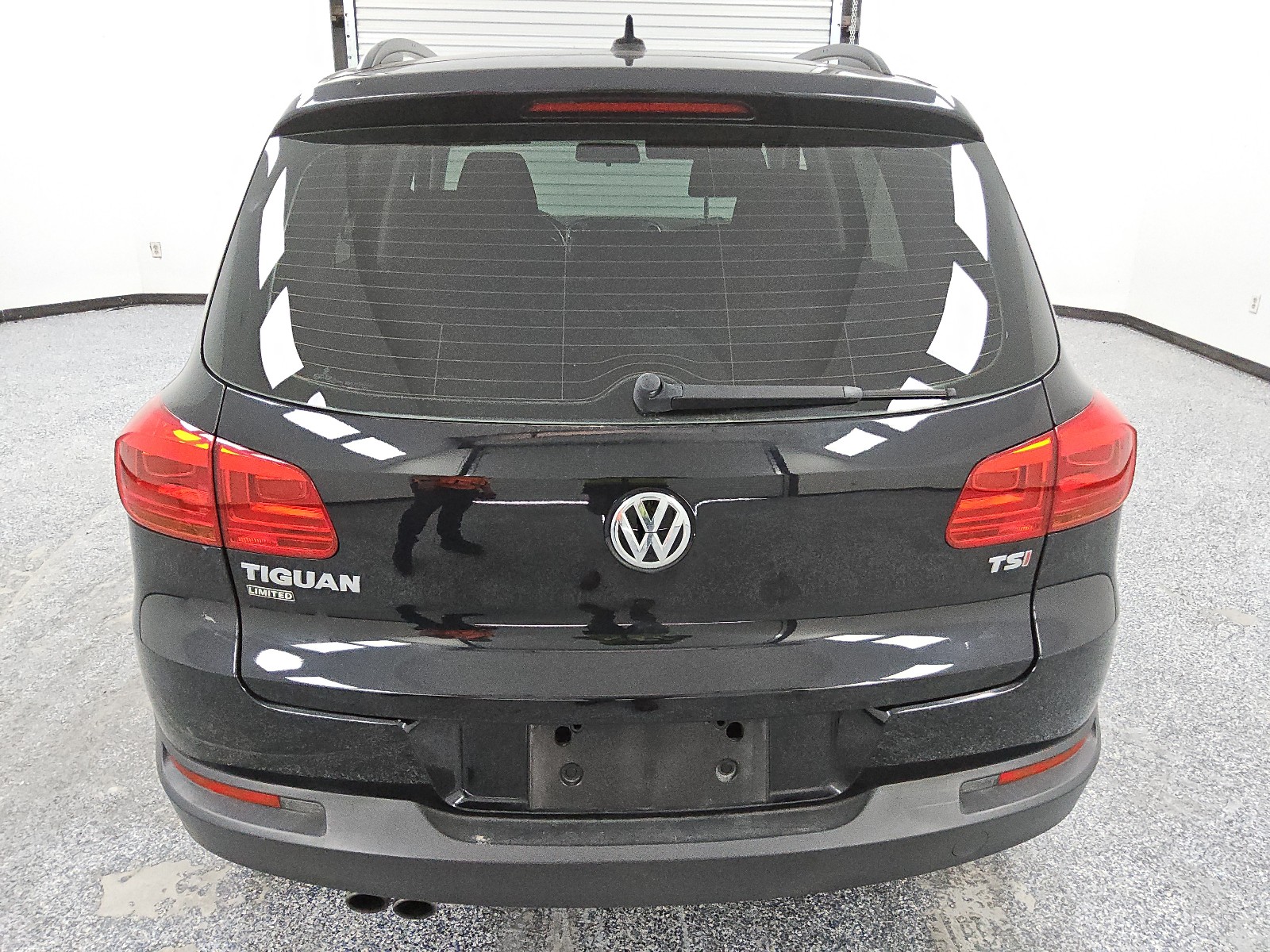 WVGAV7AX4HK048638 2017 Volkswagen Tiguan S