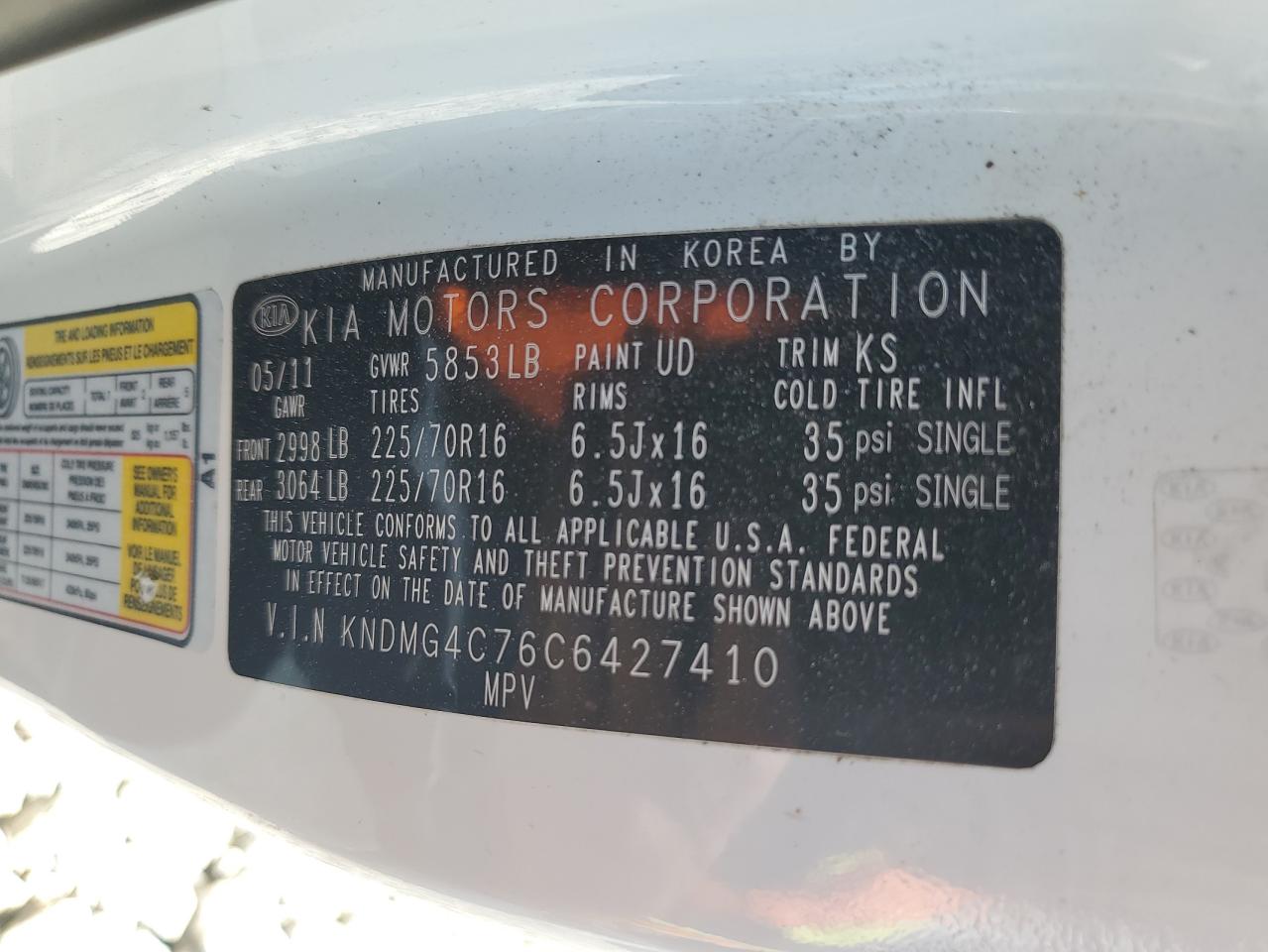 2012 Kia Sedona - Image 13