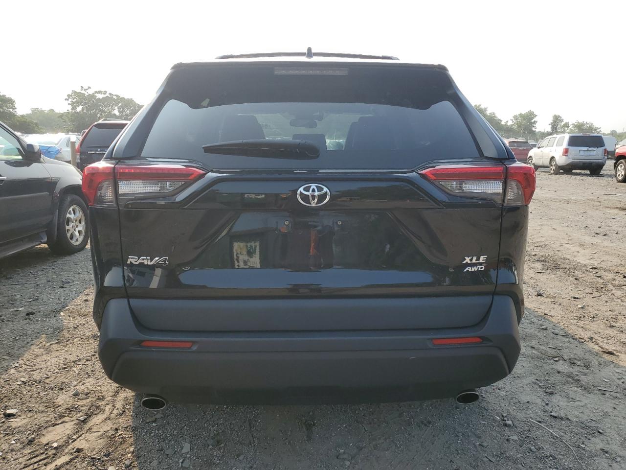 2021 Toyota Rav4 Xle Premium VIN: 2T3A1RFV4MC188582 Lot: 64929094