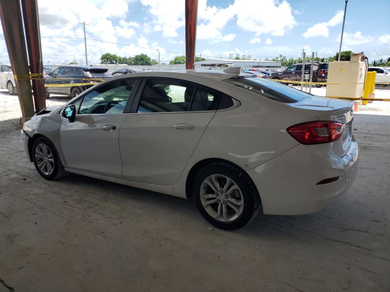 2019 Chevrolet Cruze - Image 2