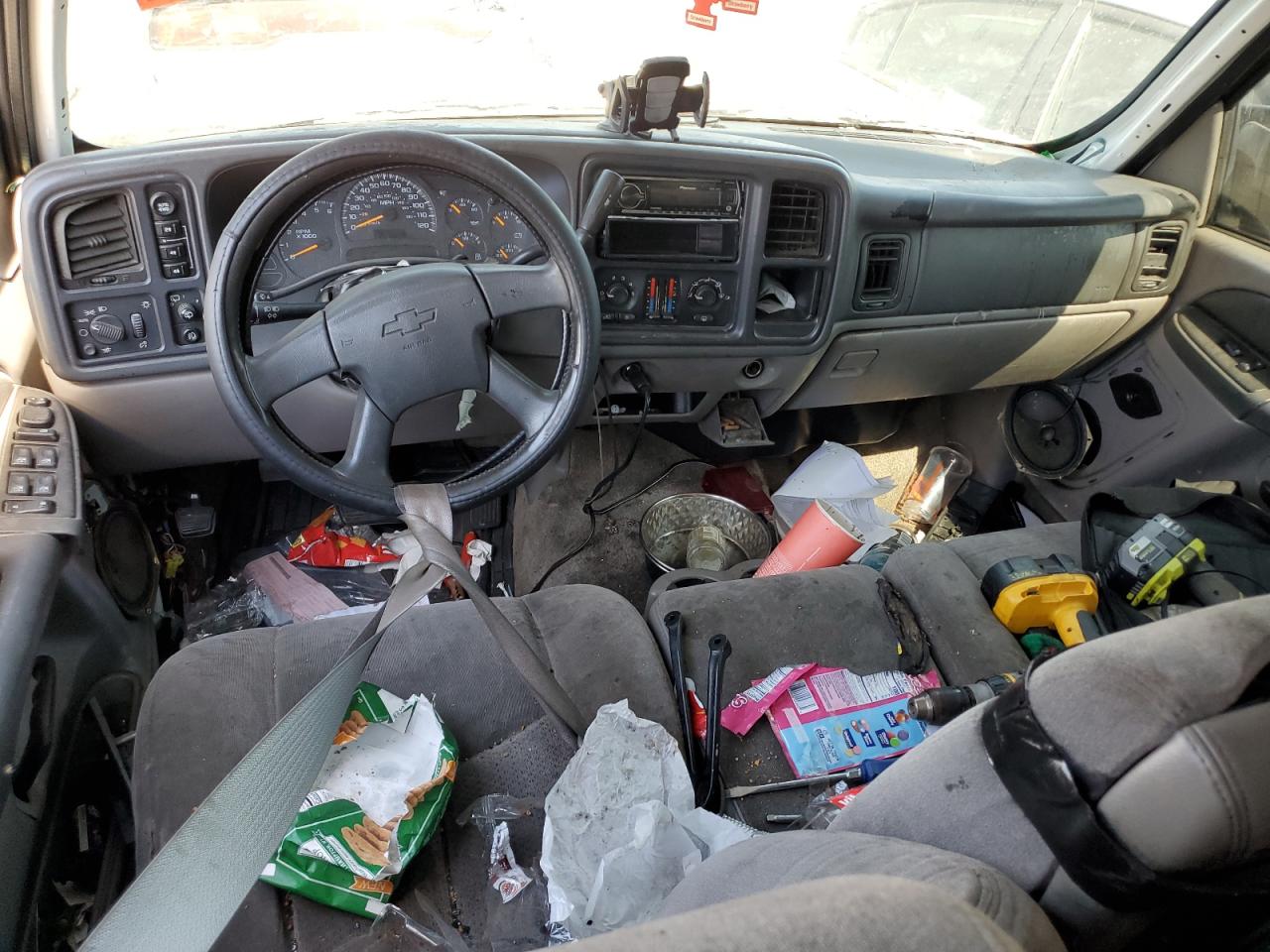 2003 Chevrolet Tahoe K1500 VIN: 1GNEK13T63J326760 Lot: 63712944