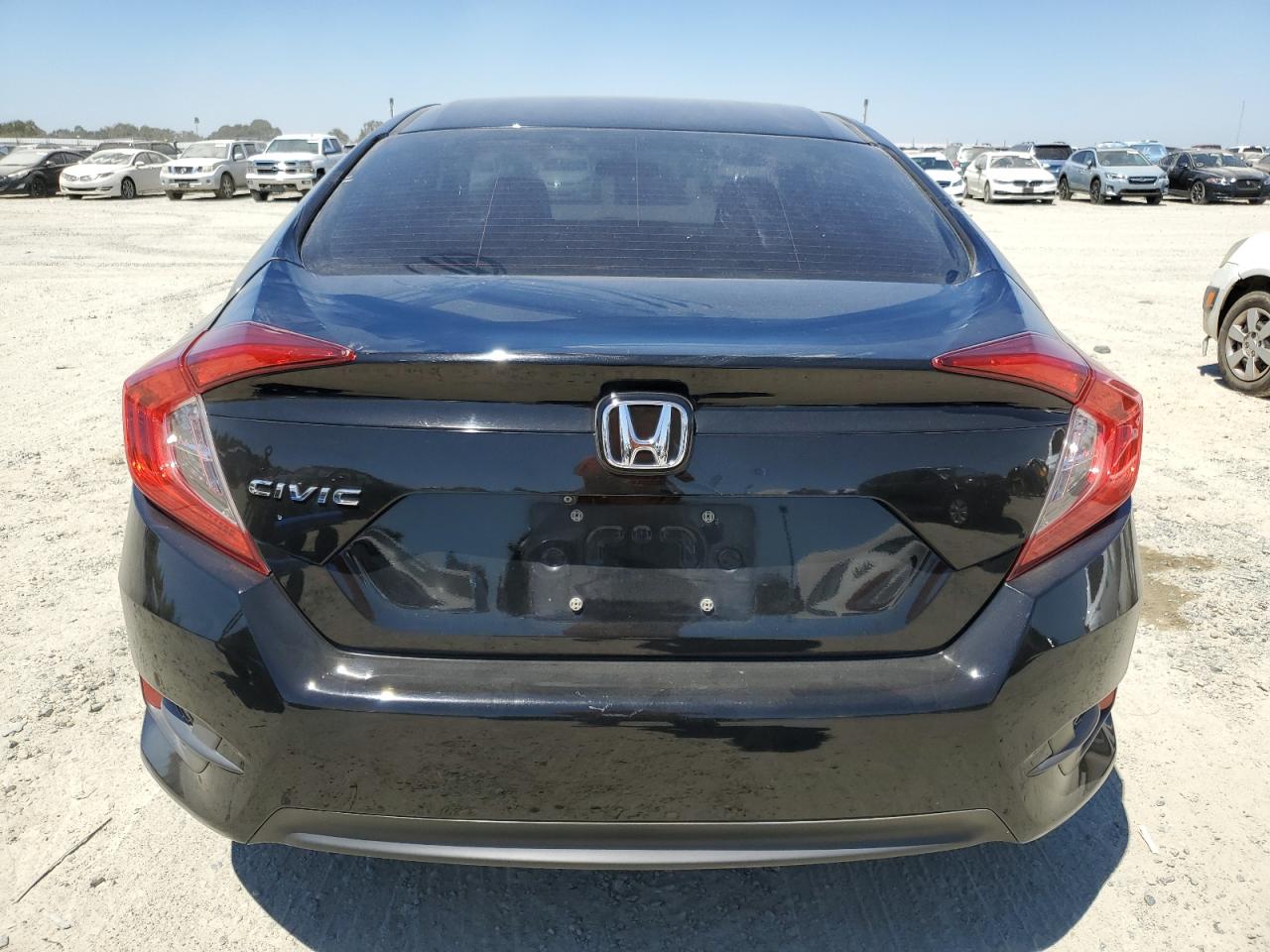 19XFC2F56GE227775 2016 Honda Civic Lx