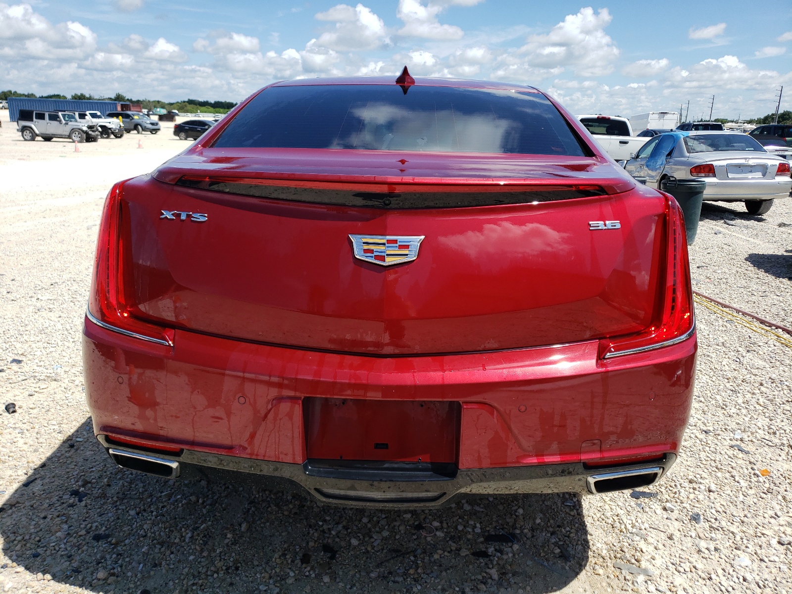 2G61M5S37J9161856 2018 Cadillac Xts Luxury