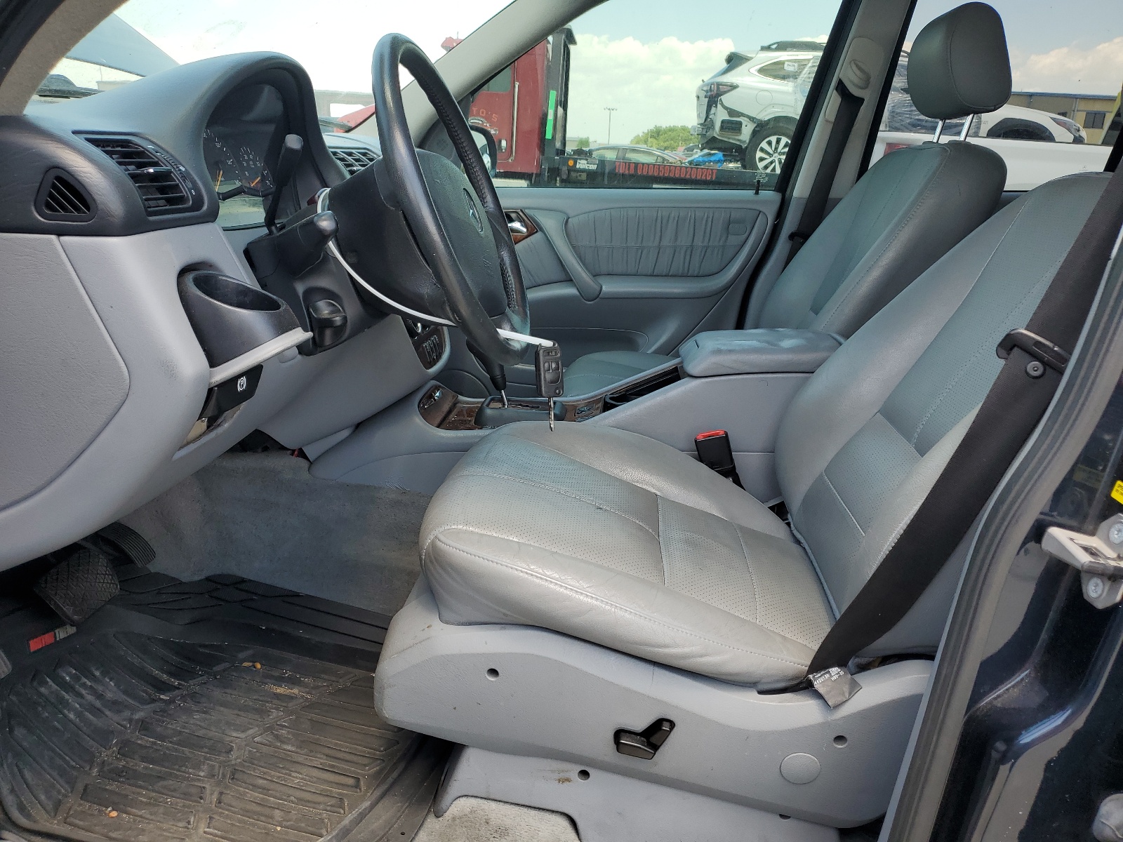 4JGAB54E92A316989 2002 Mercedes-Benz Ml 320