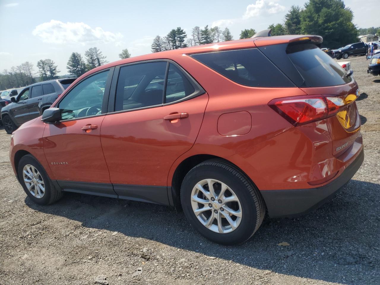 2GNAXHEV5L6151728 2020 CHEVROLET EQUINOX - Image 2