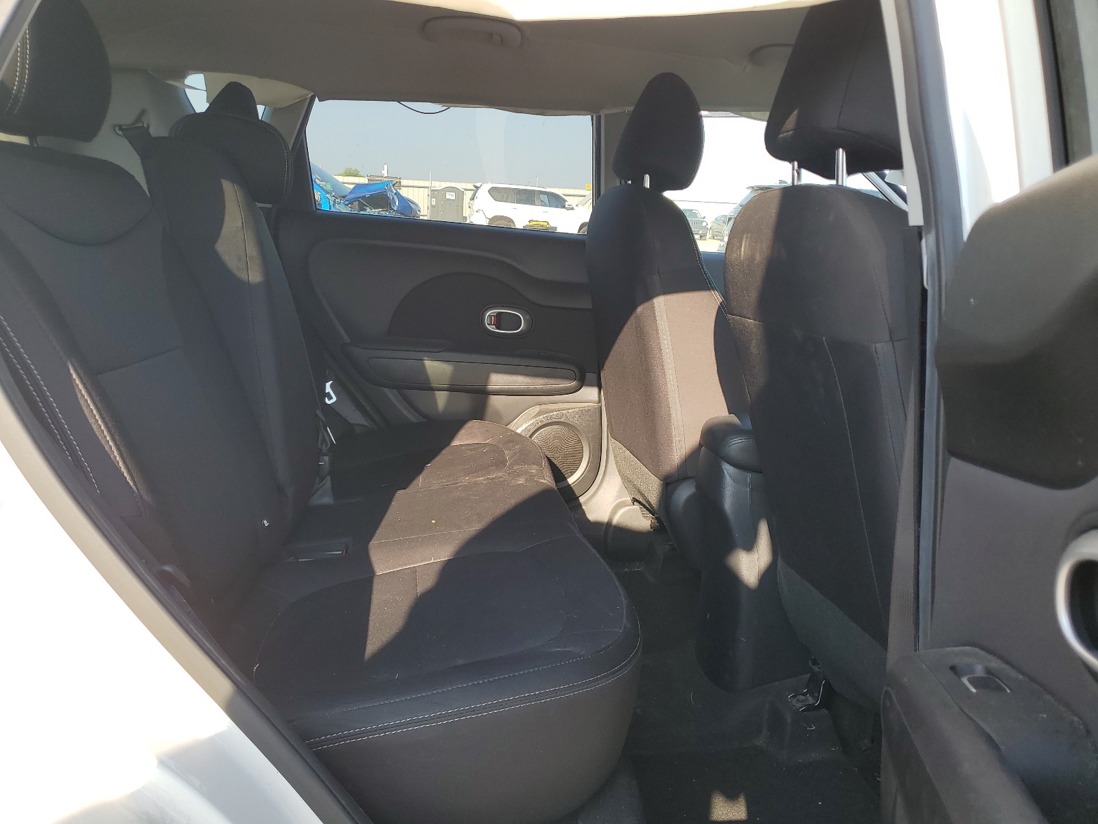 KNDJN2A28J7605202 2018 Kia Soul