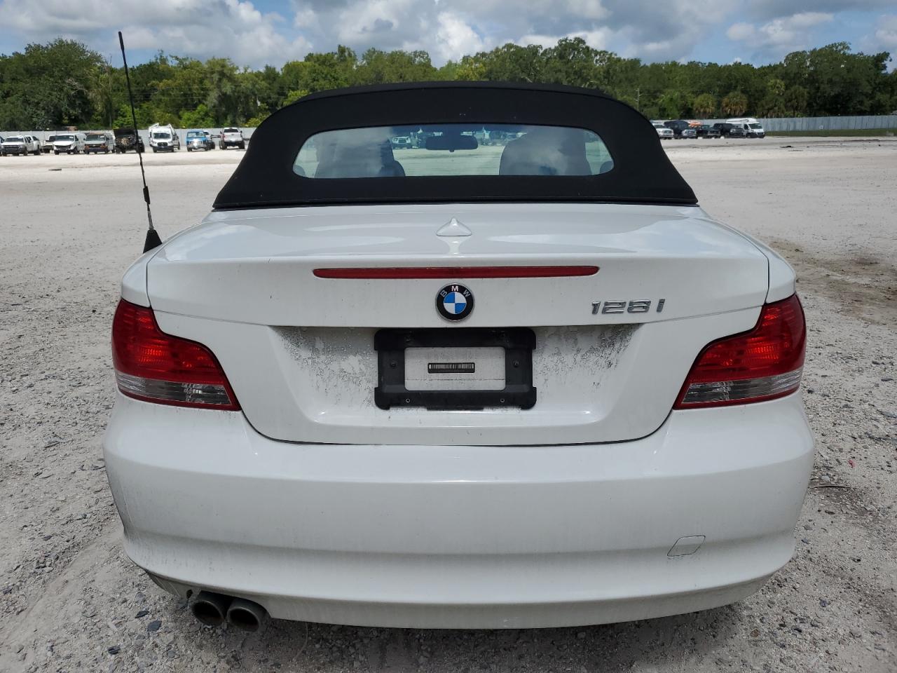 2011 BMW 128 I VIN: WBAUN1C52BVH82338 Lot: 65152184