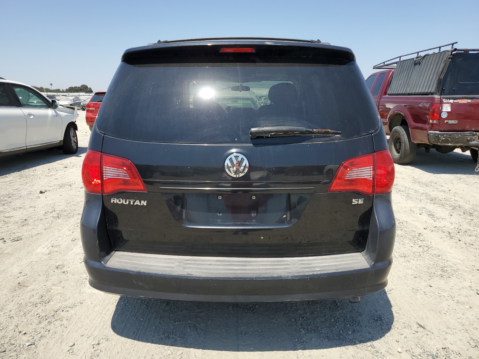 2V8HW34179R550096 2009 Volkswagen Routan Se