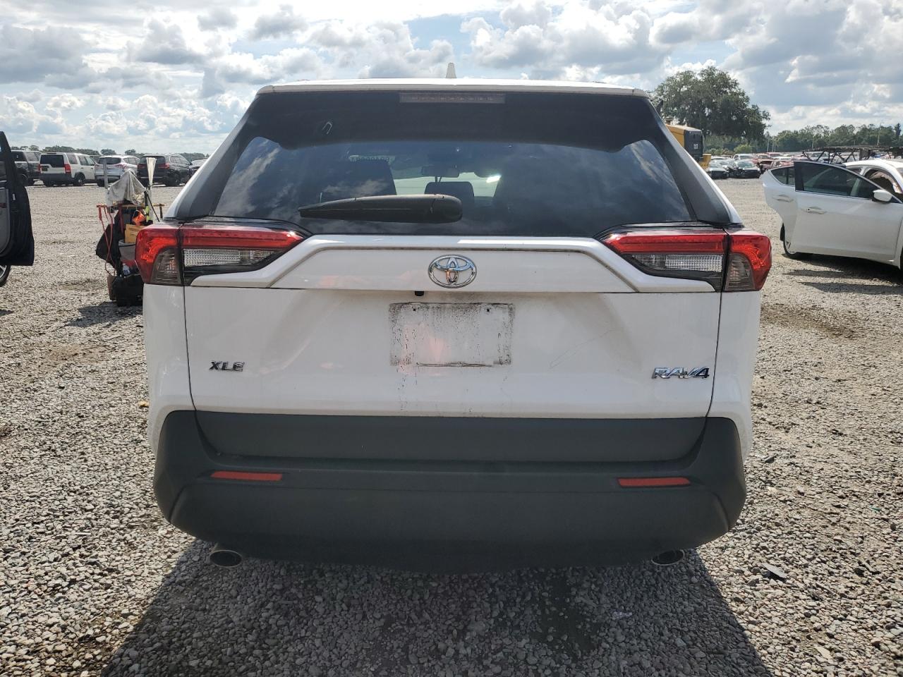 2021 Toyota Rav4 Xle VIN: 2T3W1RFV0MC165449 Lot: 62489824