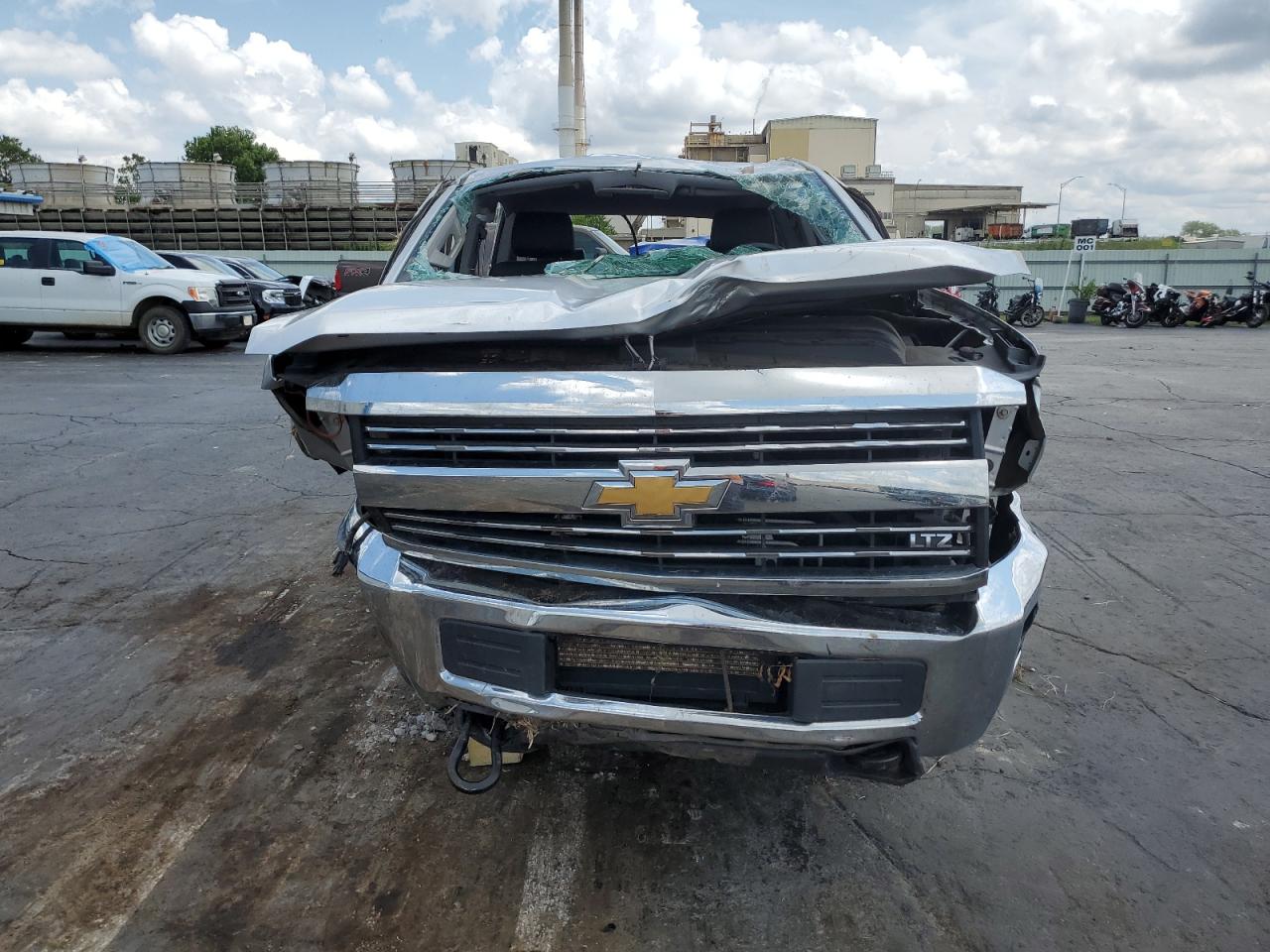 2015 Chevrolet Silverado - Image 5