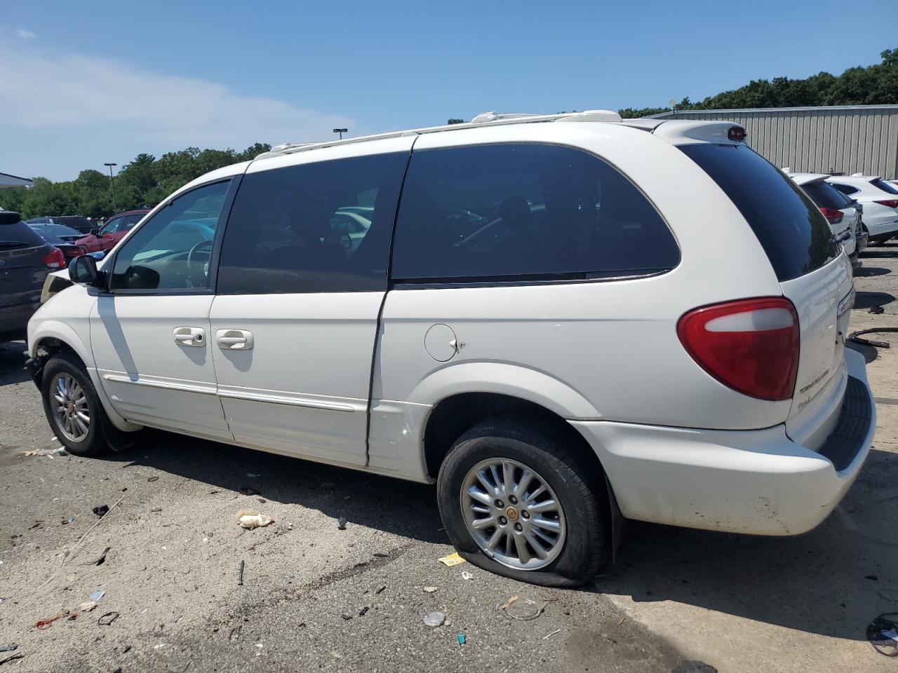 2002 Chrysler Town & Country - Image 2