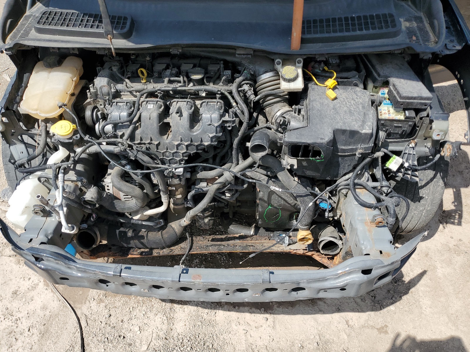 1FMCU9J97FUB82621 2015 Ford Escape Titanium