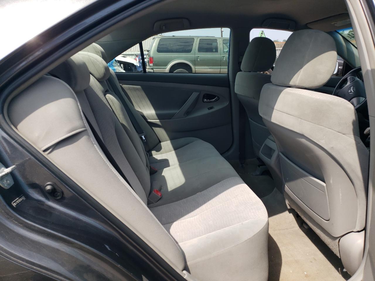 2010 Toyota Camry - Image 10