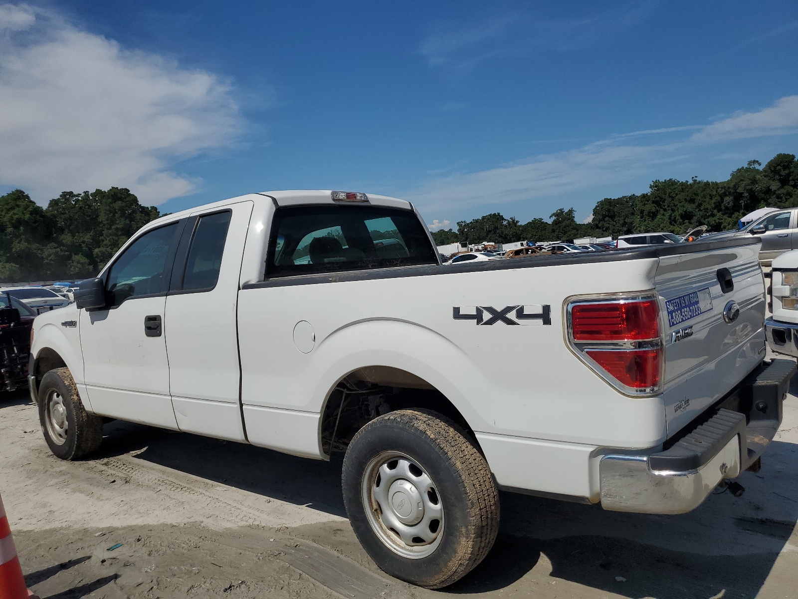 2014 Ford F150 Super Cab vin: 1FTFX1EF6EKD38815