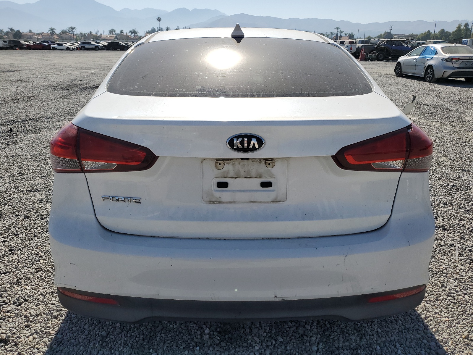 3KPFL4A71JE249307 2018 Kia Forte Lx