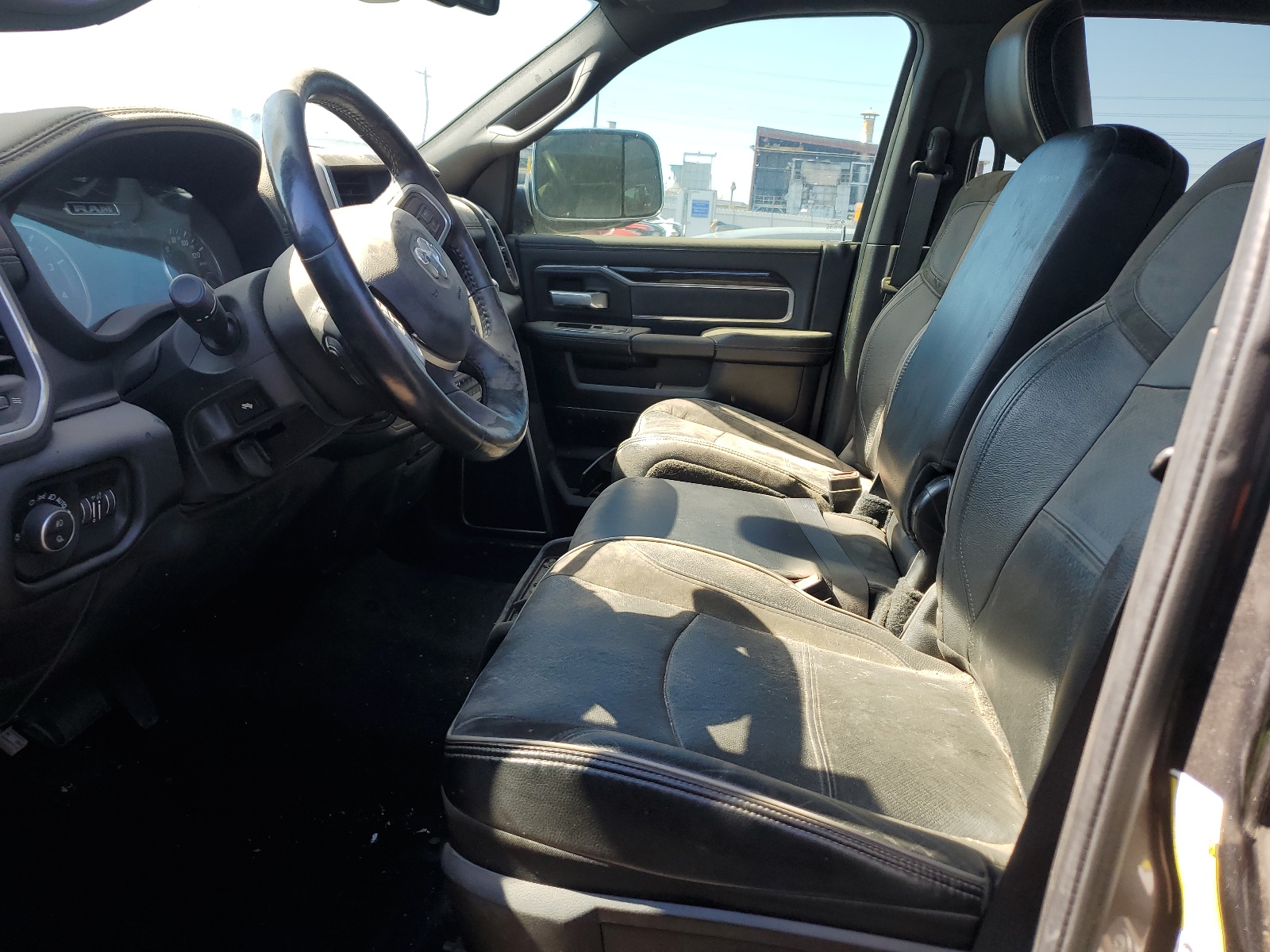 3C63RPJL8KG667876 2019 Ram 3500 Laramie