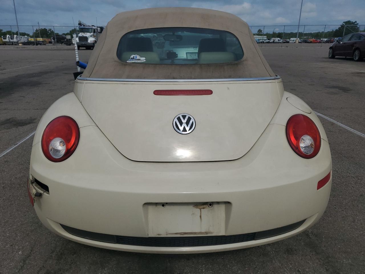 2006 Volkswagen New Beetle Convertible Option Package 1 VIN: 3VWRF31Y26M330057 Lot: 63387084