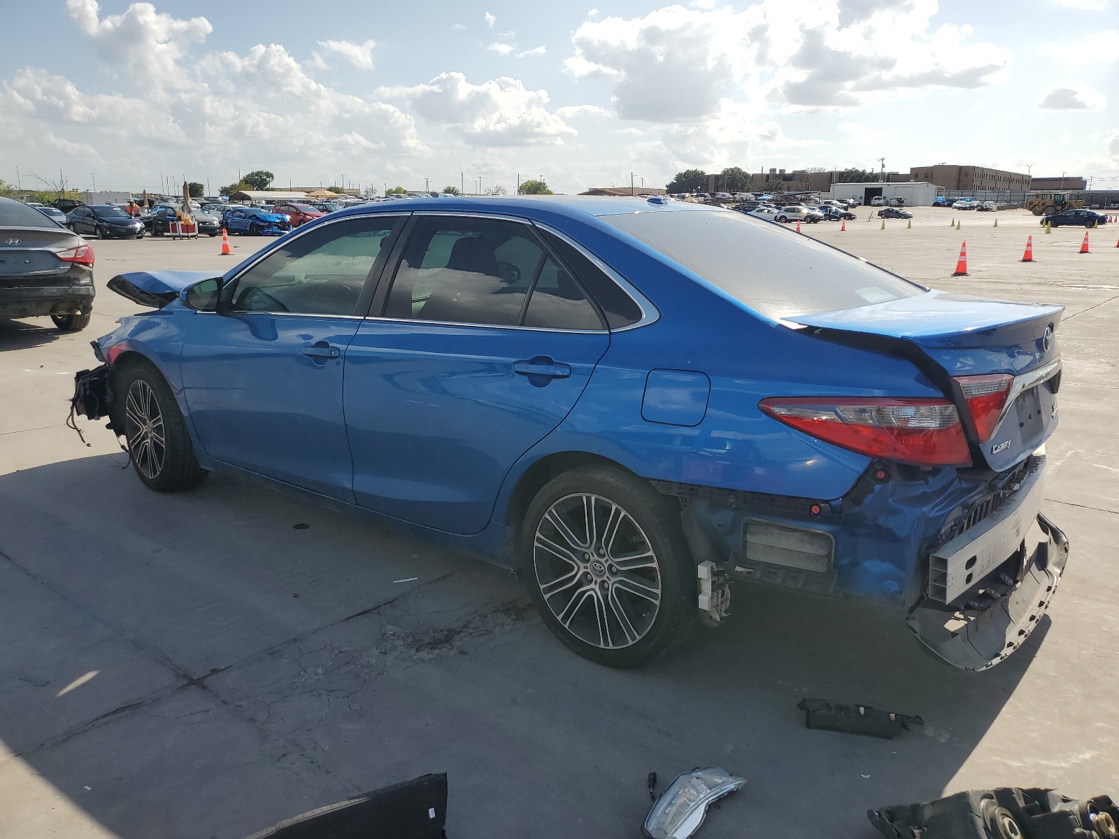 2016 Toyota Camry Le vin: 4T1BF1FK0GU518632