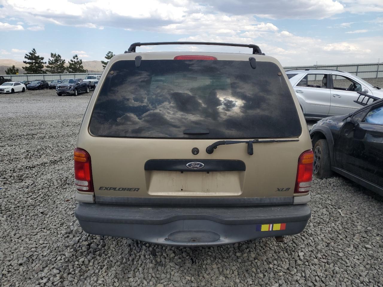 2000 Ford Explorer Xls VIN: 1FMZU72X6YZA19976 Lot: 62934574
