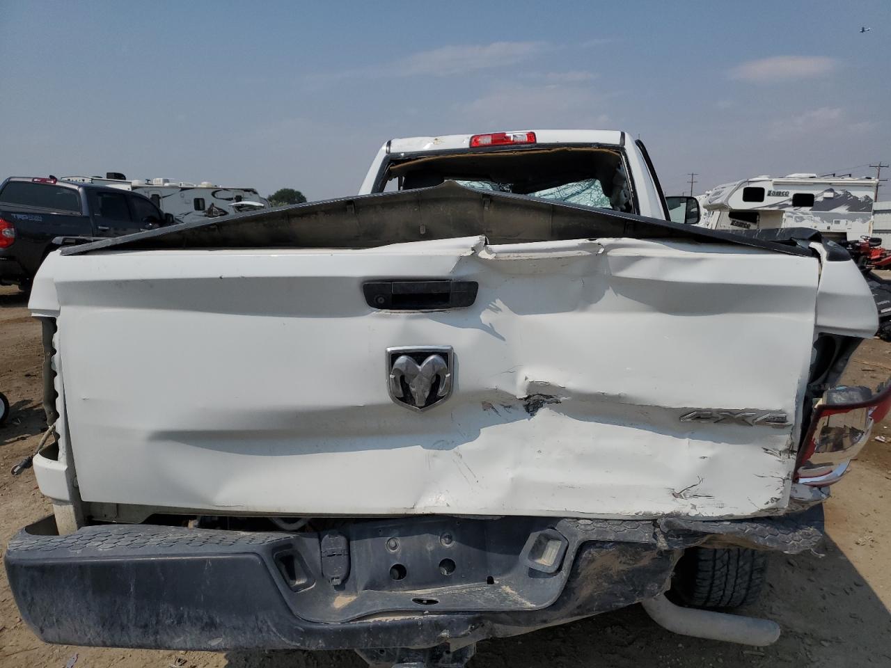 2019 Ram 1500 Classic Tradesman VIN: 3C6JR7DG2KG505201 Lot: 64160054