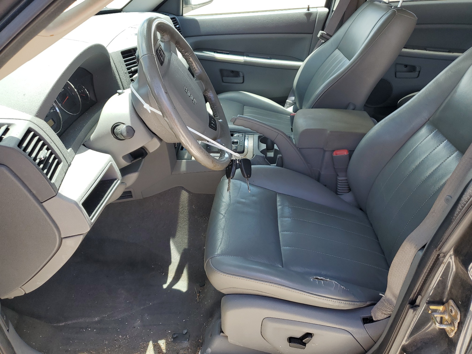 1J8HR48P57C504028 2007 Jeep Grand Cherokee Laredo