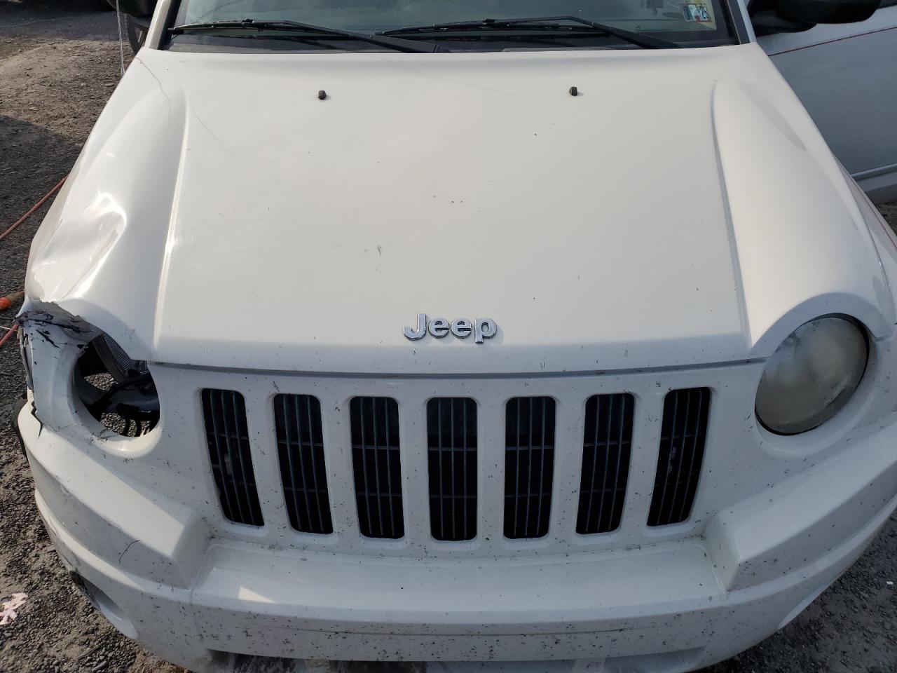2009 Jeep Compass Sport VIN: 1J4FF47B49D218692 Lot: 63600964