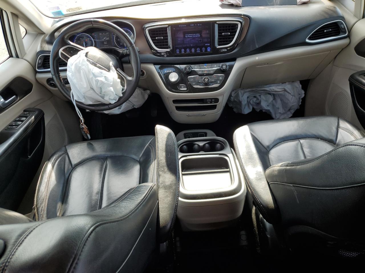 2017 Chrysler Pacifica Touring L VIN: 2C4RC1BG2HR759409 Lot: 63135874