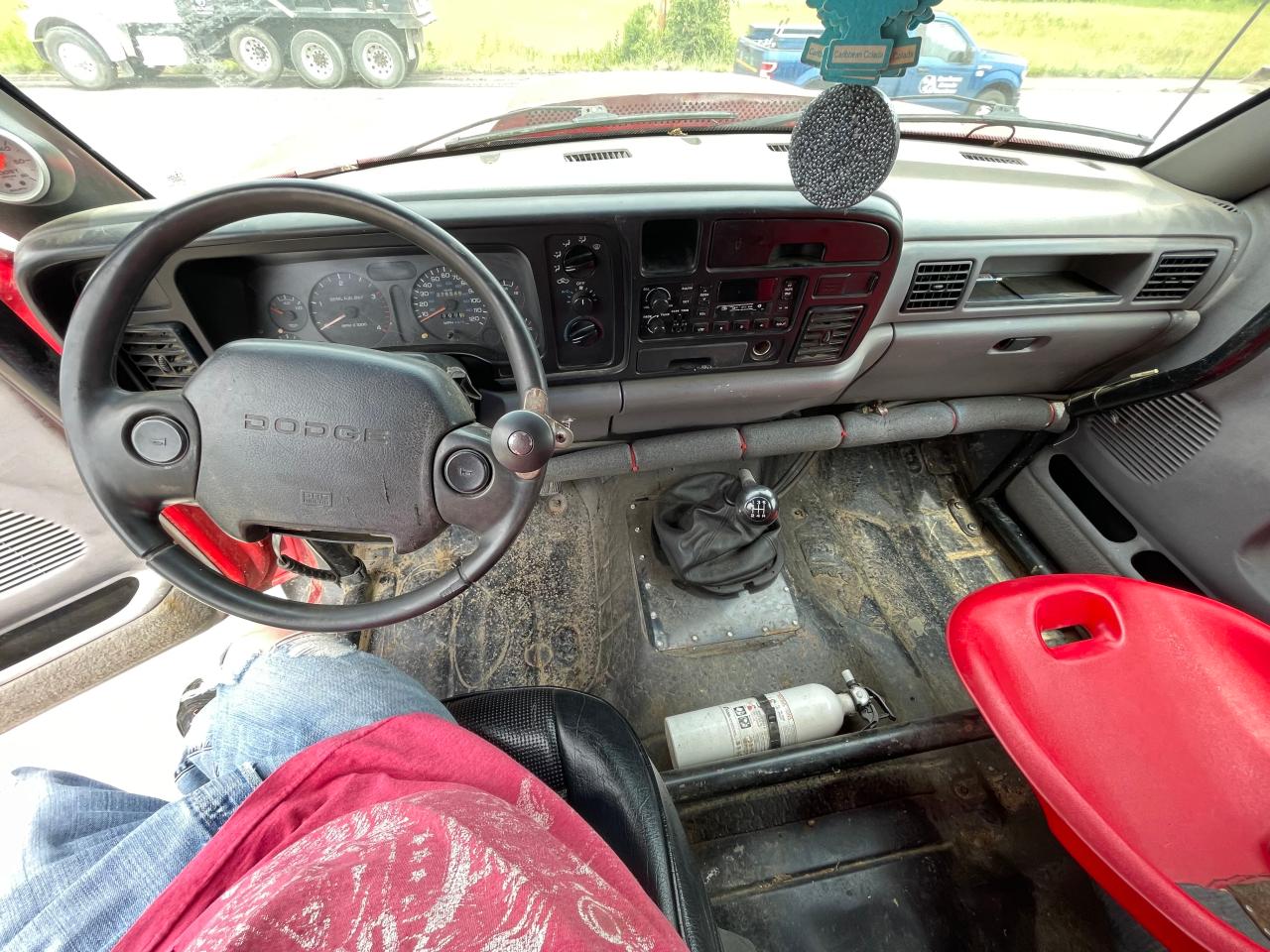 1995 Dodge Ram 2500 VIN: 1B7KF26C8SS210616 Lot: 63904284