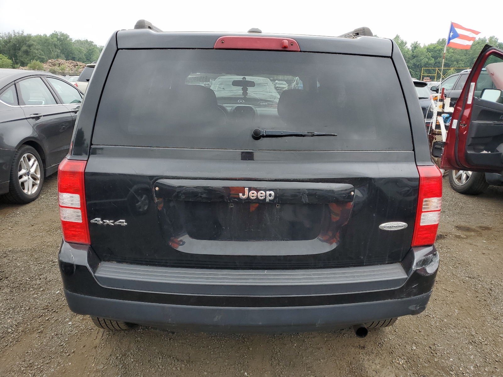 2012 Jeep Patriot Latitude vin: 1C4NJRFB6CD705950