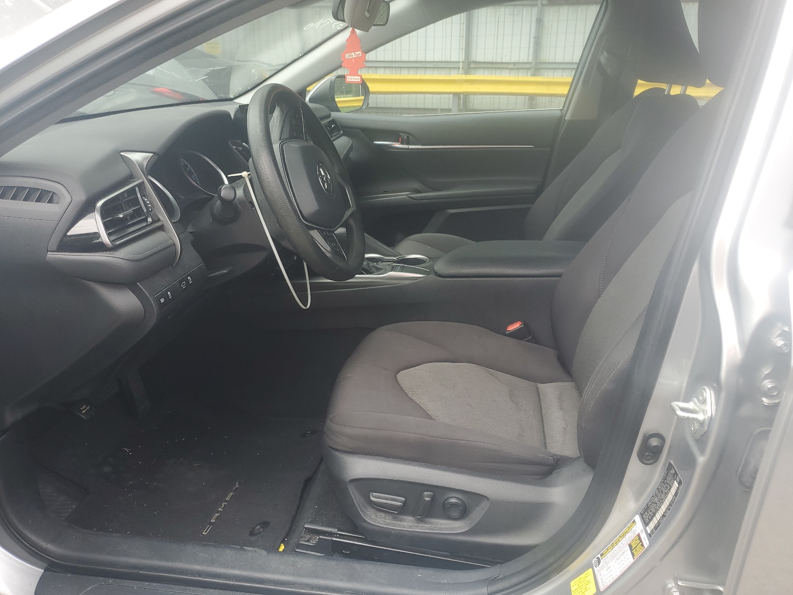 2022 Toyota Camry Le vin: 4T1C11AK4NU659310