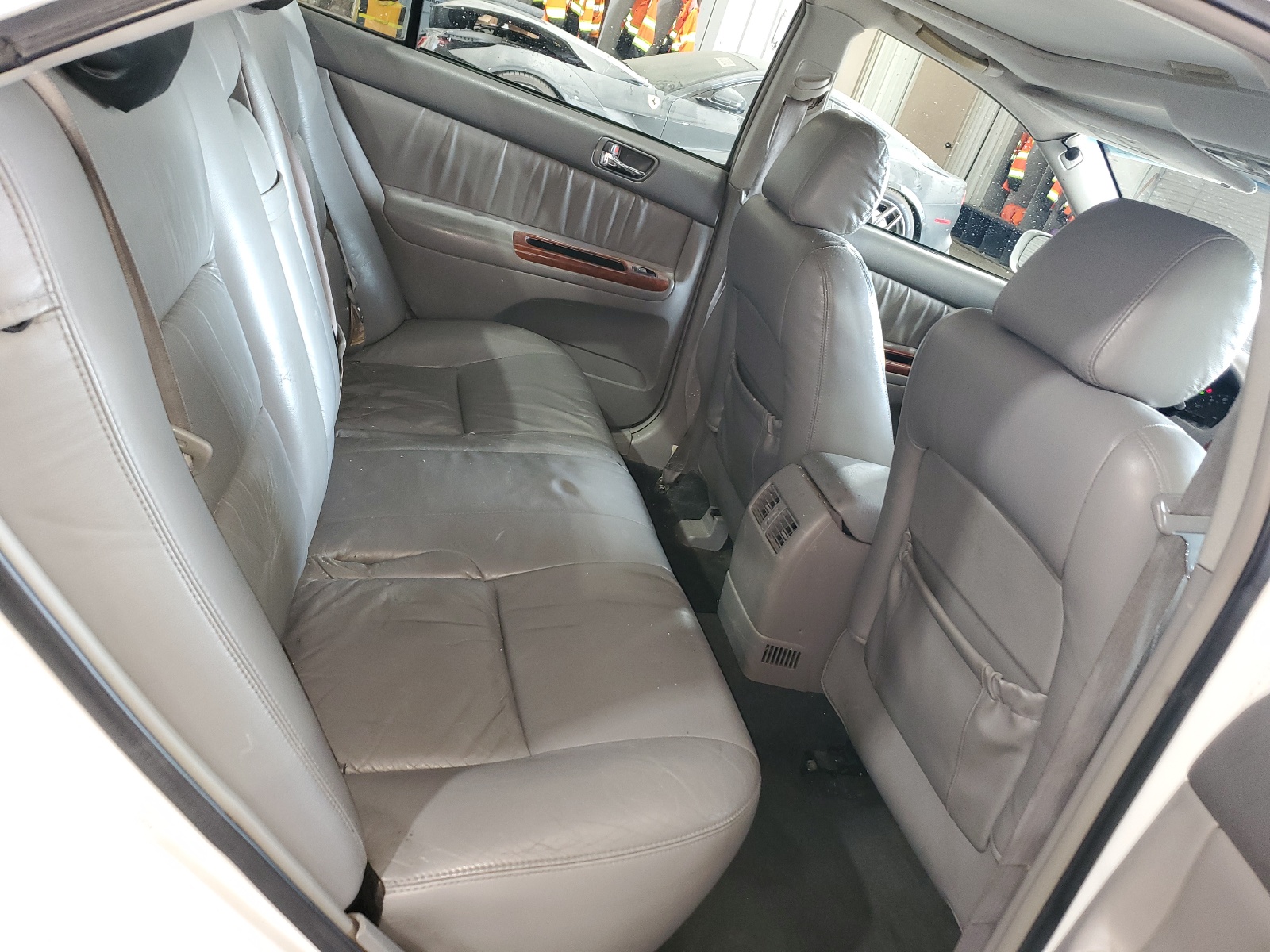 4T1BF30K44U070962 2004 Toyota Camry Le