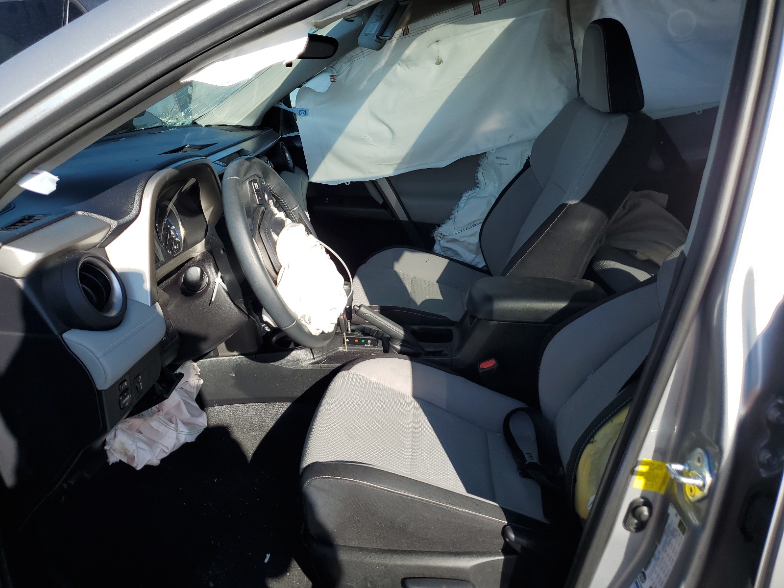 2T3RFREV5GW431793 2016 Toyota Rav4 Xle