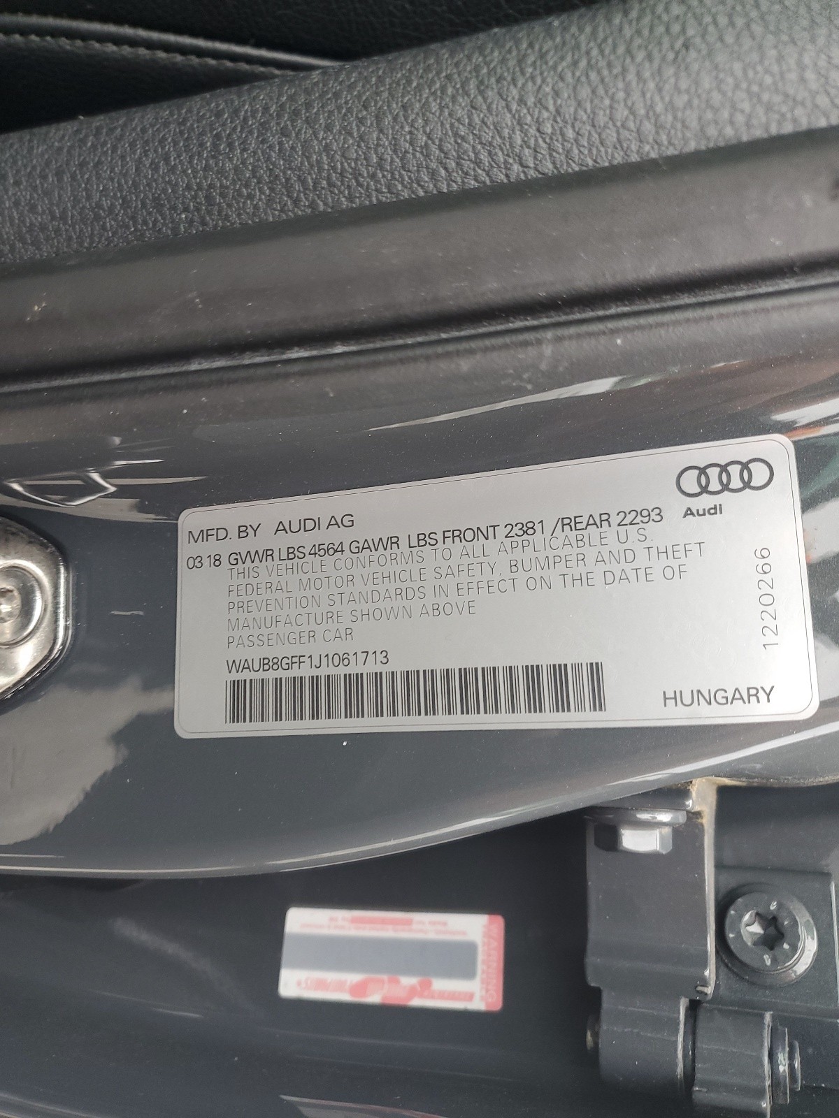 WAUB8GFF1J1061713 2018 Audi A3 Premium